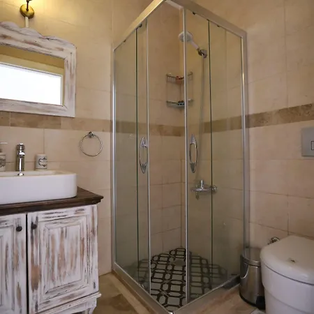 Ruezgar Guelue Hotell 2*